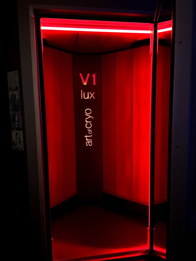 V1-Lux-Hochleistungs-Kaeltekammer-Art-of-Cryo Echte Kryotherapie in Hochleistungs-Kältekammern von Art of Cryo